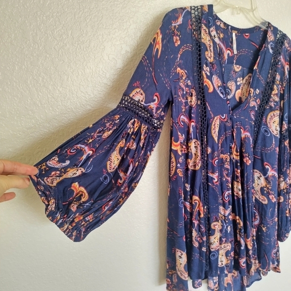 Free People Just The Two Of Us Floral Lace  Tunic Top Blue Sz Xs - Picture 4 of 8